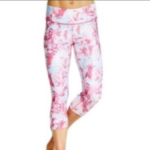 Carrie Underwood tights